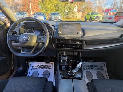 2025 Nissan Rogue SV