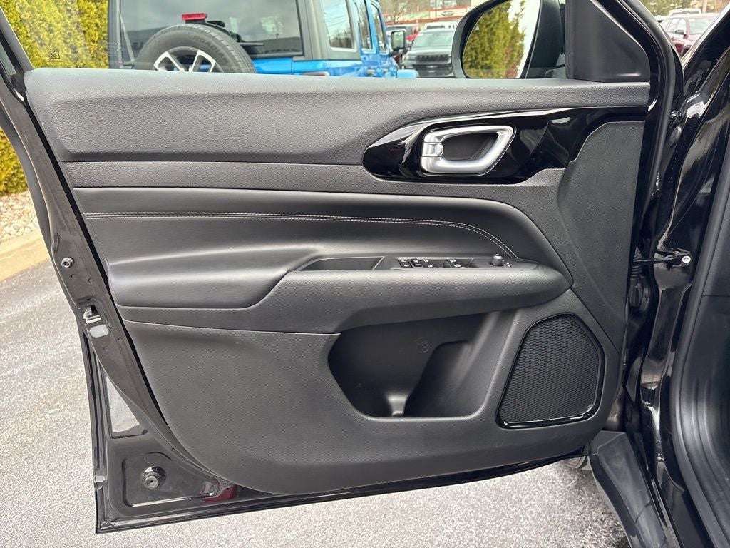 2023 Jeep Compass Altitude