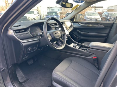 2022 Jeep Grand Cherokee L Laredo