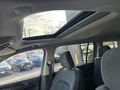 2022 Jeep Grand Cherokee L Laredo