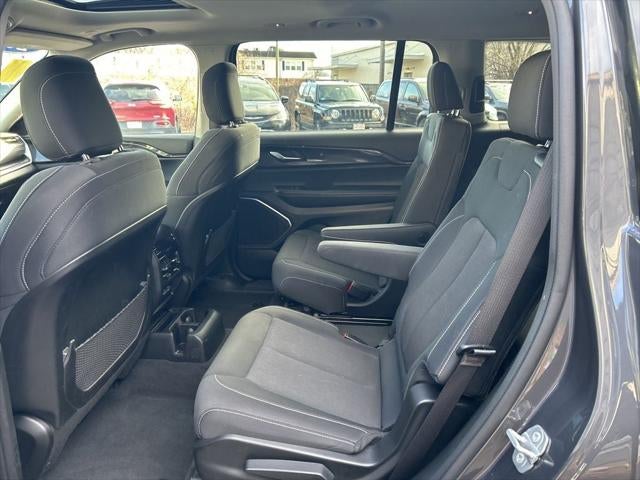 2022 Jeep Grand Cherokee L Laredo