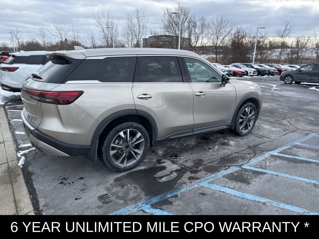 2022 INFINITI QX60 LUXE