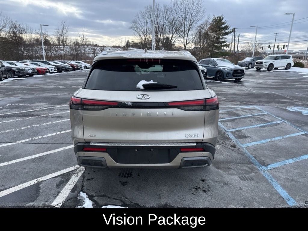 2022 INFINITI QX60 LUXE