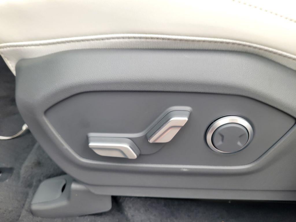 2025 Hyundai SANTA FE HYBRID SEL