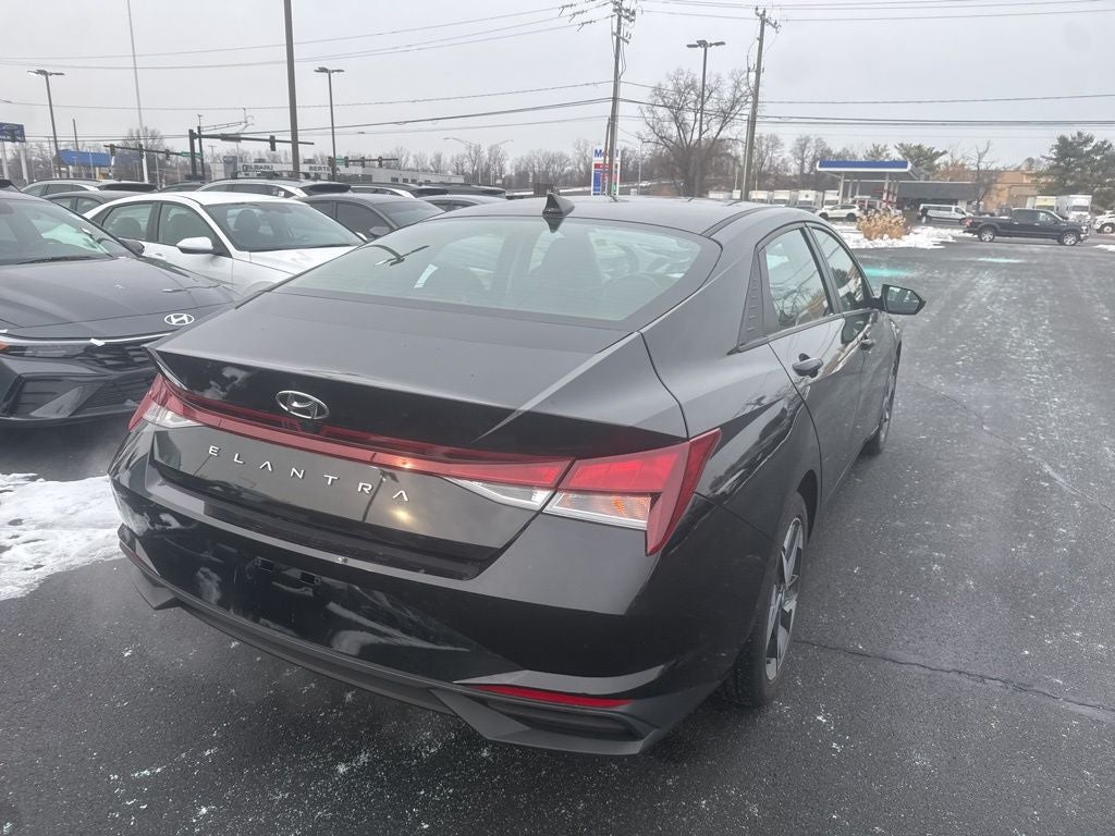 2023 Hyundai ELANTRA SEL