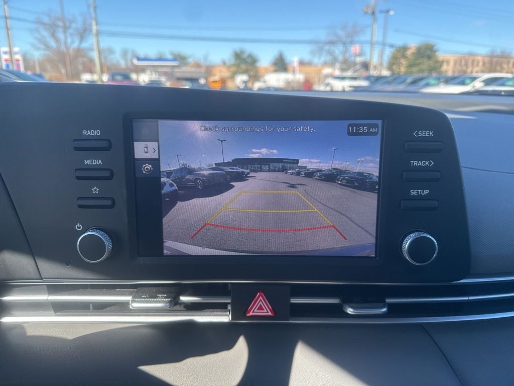 2024 Hyundai ELANTRA SE