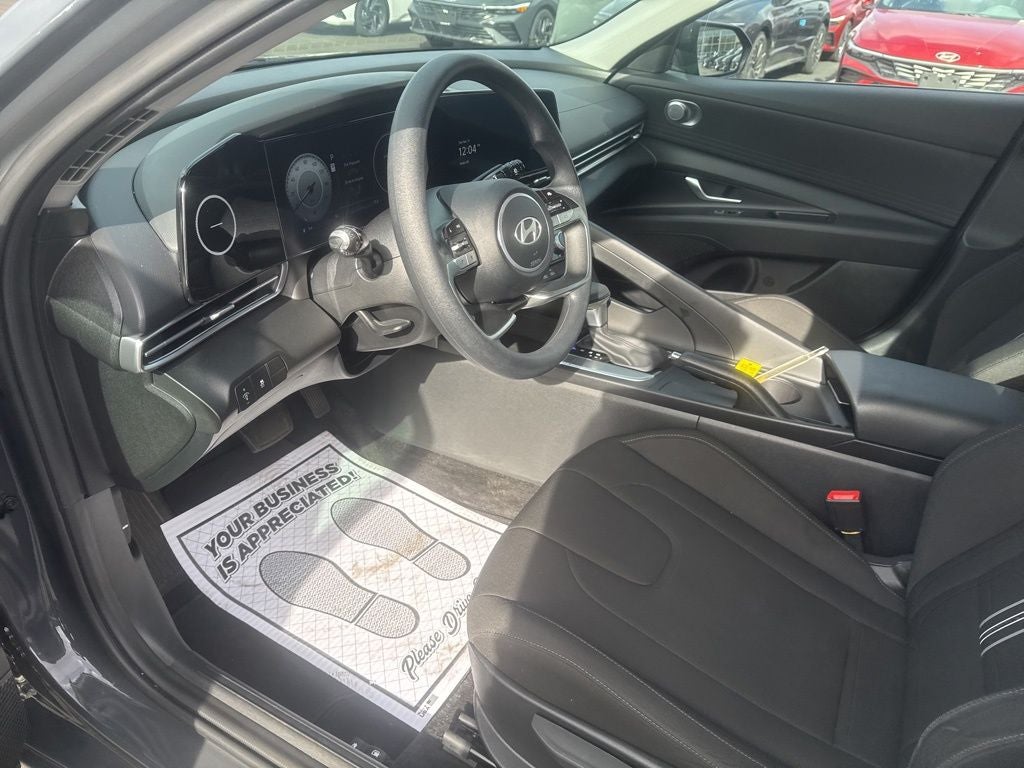 2024 Hyundai ELANTRA SEL