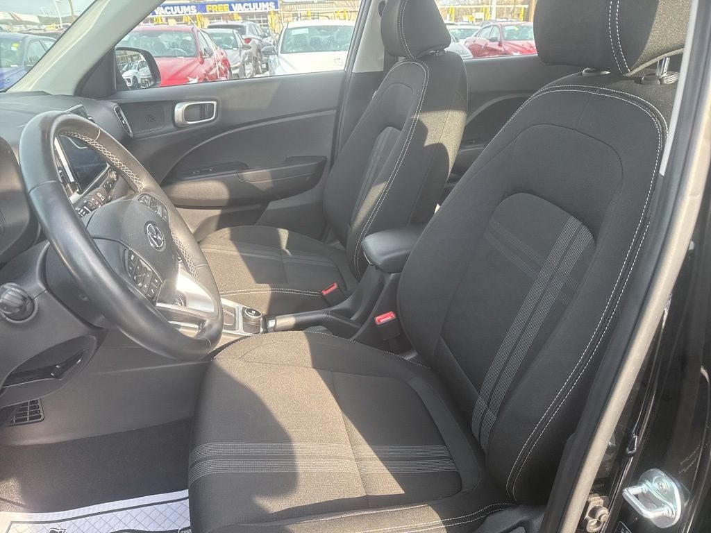 2025 Hyundai VENUE SEL