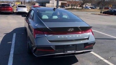 2025 Hyundai ELANTRA Limited